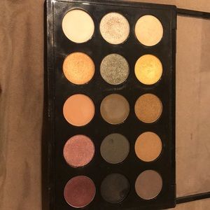 Mac eyeshadow x-15/ mellow moderns eyeshadow